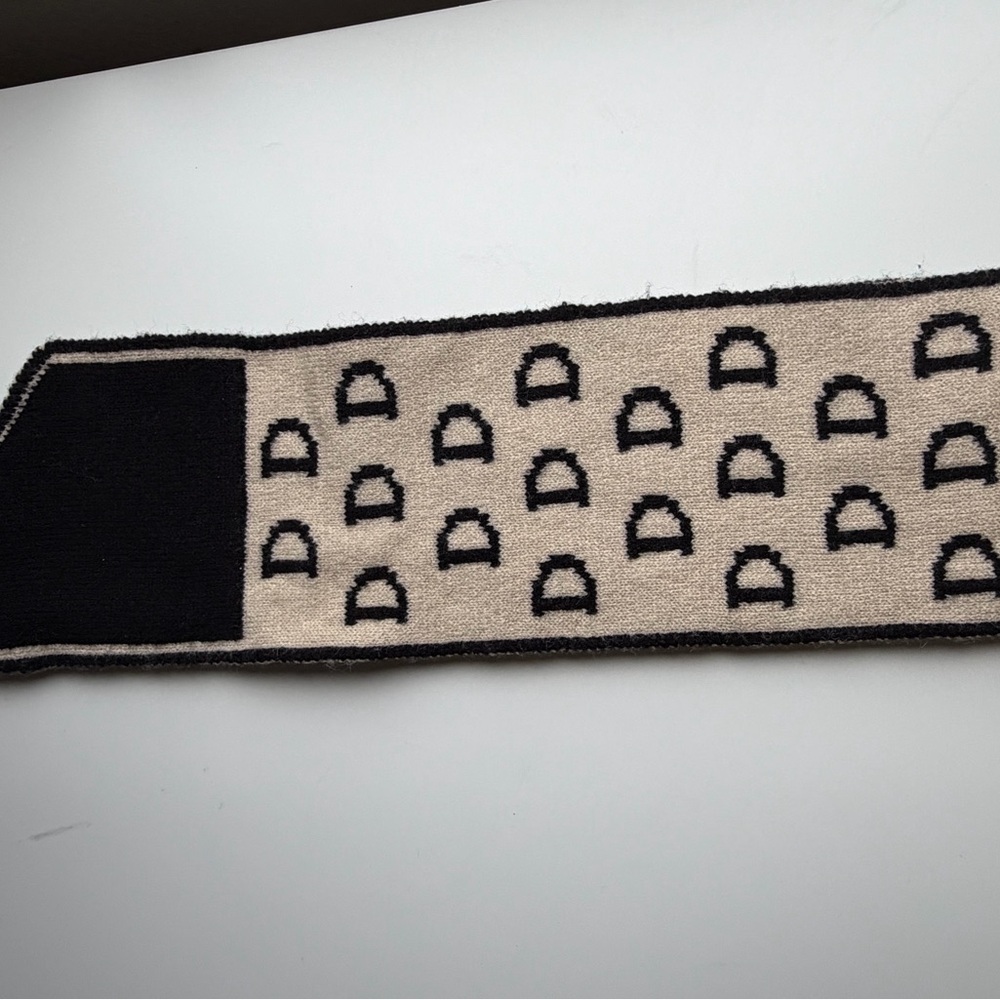 Black and Cream Scarf with D Pattern - Picture 8 of 8